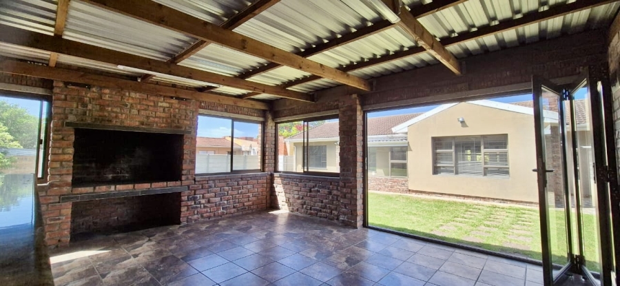 3 Bedroom Property for Sale in Rowallan Park Eastern Cape